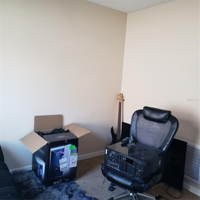 Building Photo - 2020 Leather Fern Dr