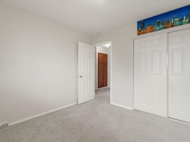 Building Photo - 9264 Mansfield Ave