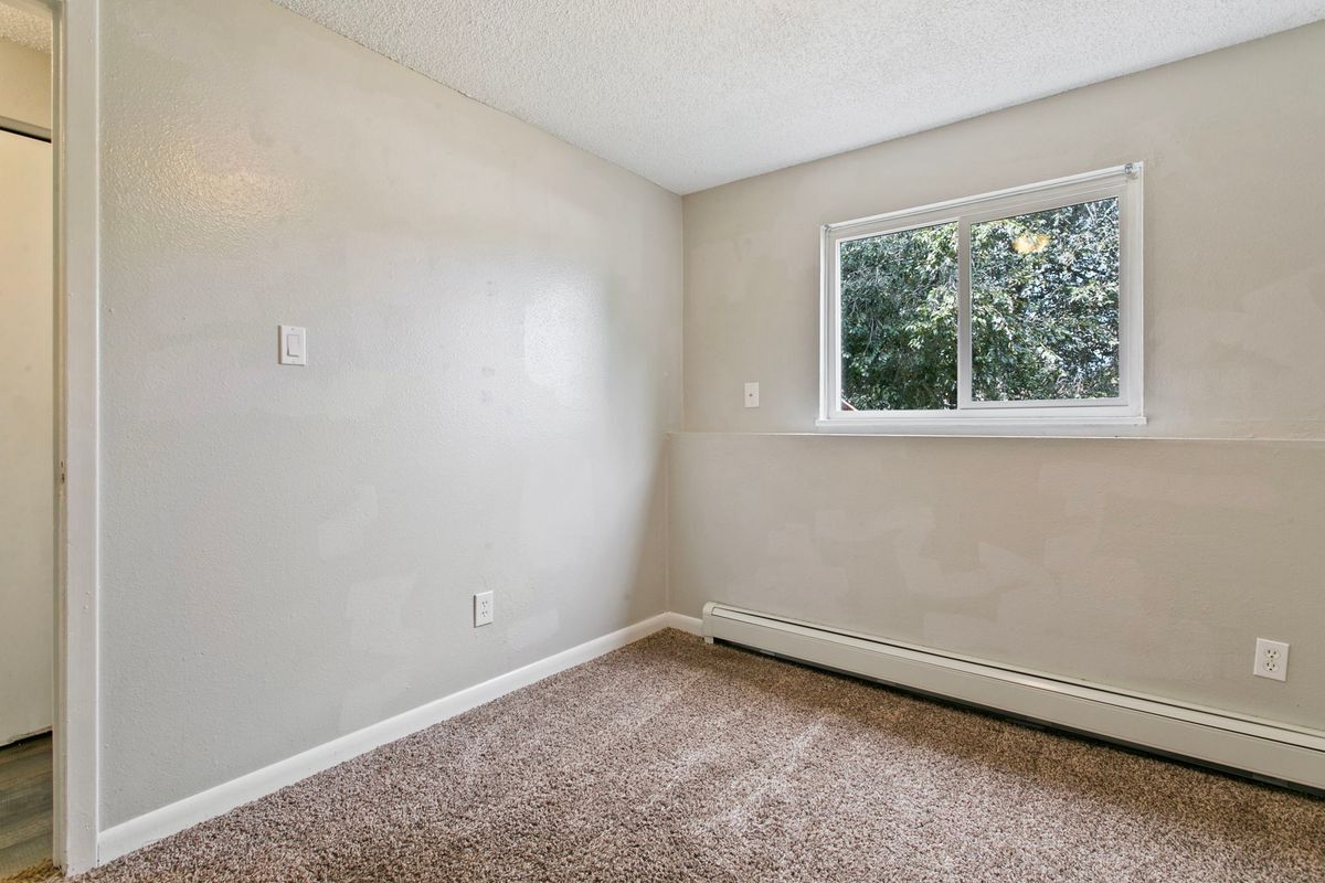 Building Photo - 330 Vehr Dr