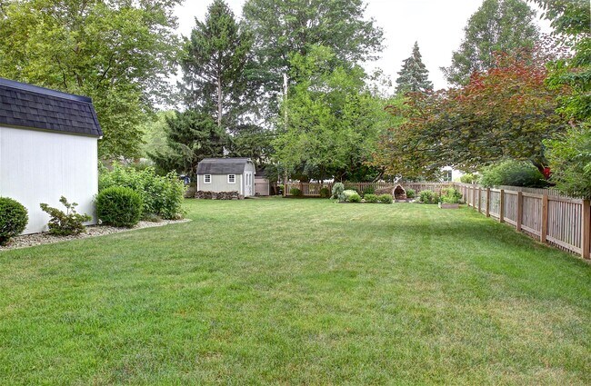 Building Photo - 384 Bradley Rd