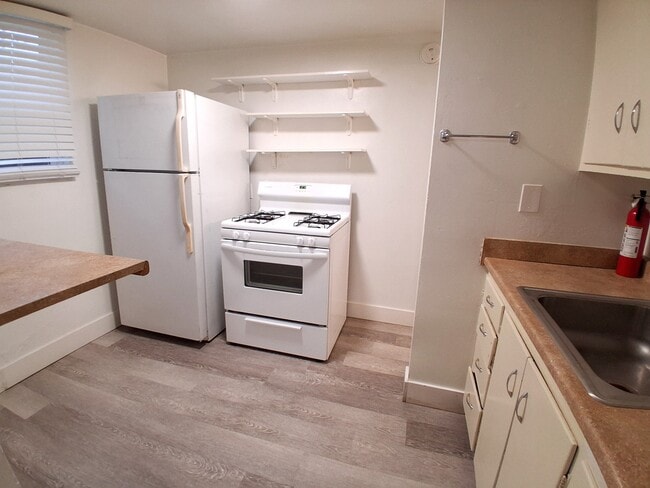 Building Photo - 775 E 820 N