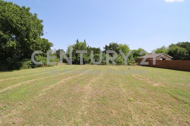 Building Photo - Updates Galore in This Vintage 2/1.5 in Ce...