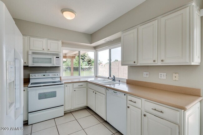 Building Photo - 5520 S Crows Nest Rd