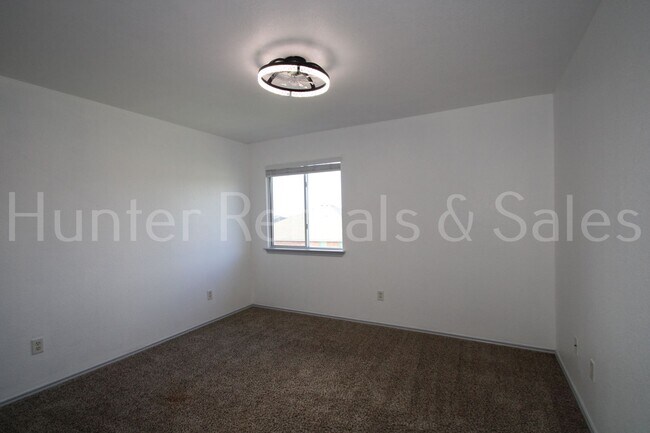 Building Photo - 4910 Donegal Bay Ct