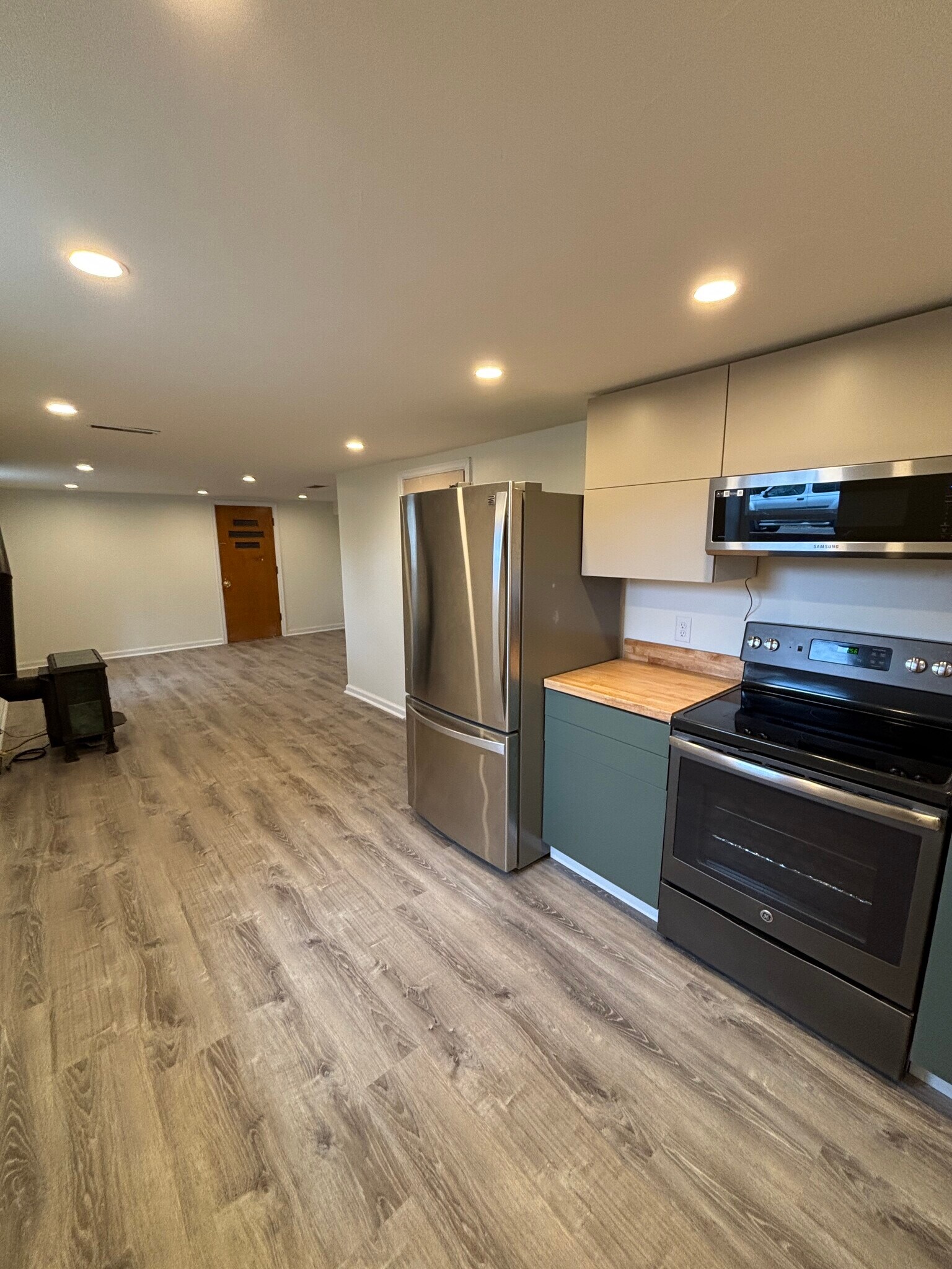 Building Photo - 506 S 14th Ave