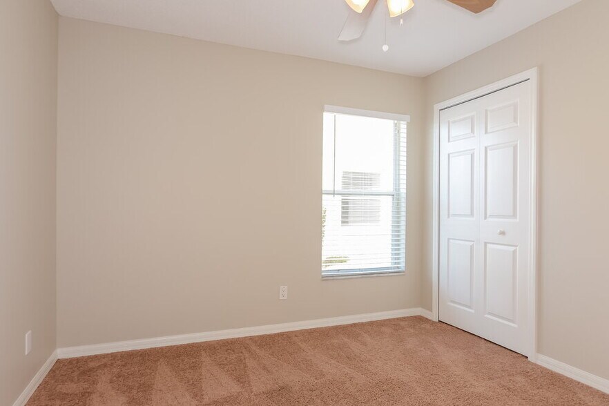 Building Photo - 4505 Sanibel Way