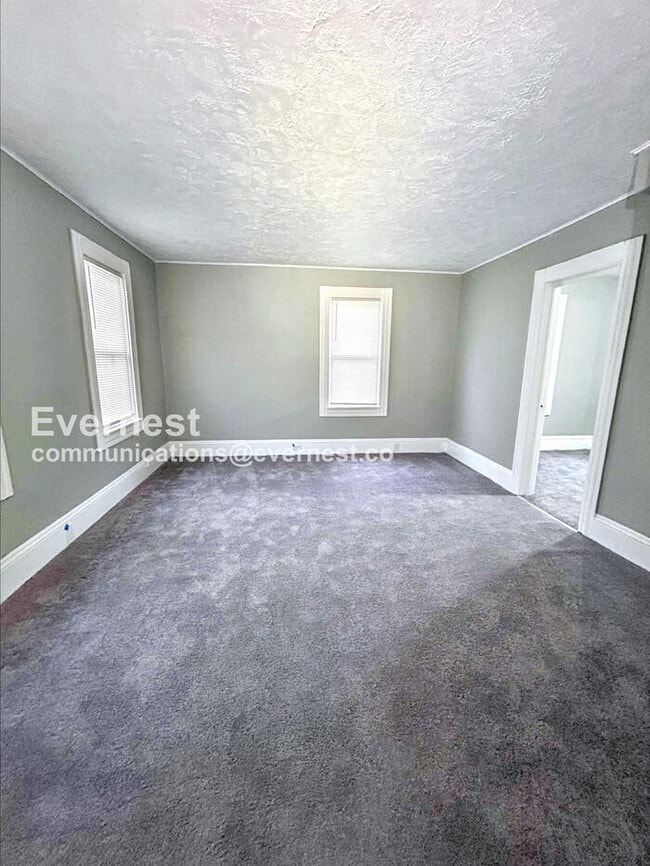Building Photo - 1079 E 68th St