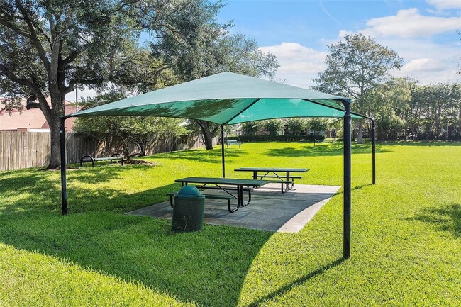 Building Photo - 3427 Shadowchase Dr