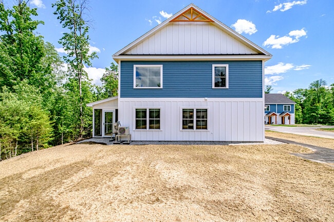 Building Photo - 11 Sunshine Cir
