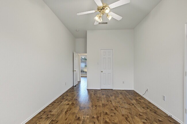 Building Photo - Single Family 3 Bedroom for Rent