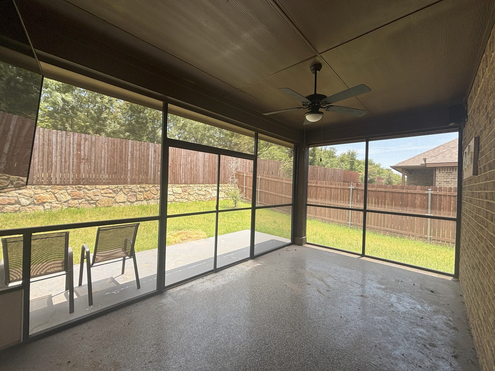 Screened in Patio - 702 Audrey Ln