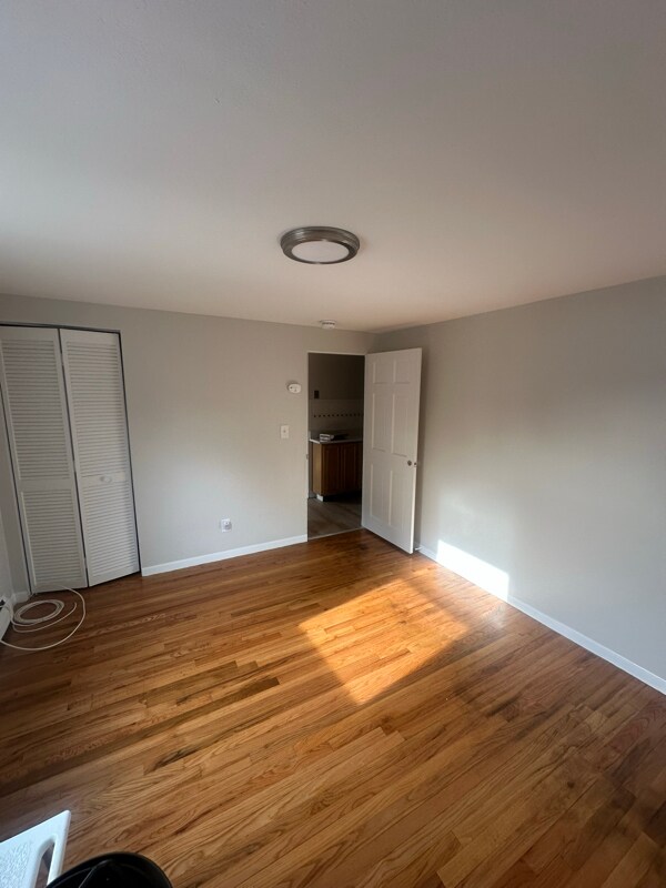 Building Photo - 261 Plymouth St