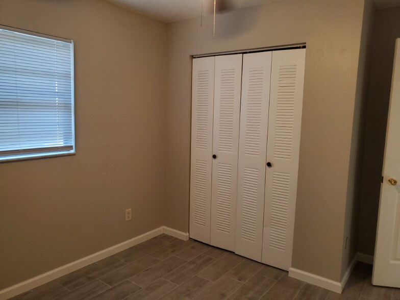 Building Photo - 15149 Westminister Ave