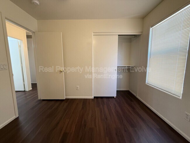 Building Photo - 4935 W Ardmore Rd