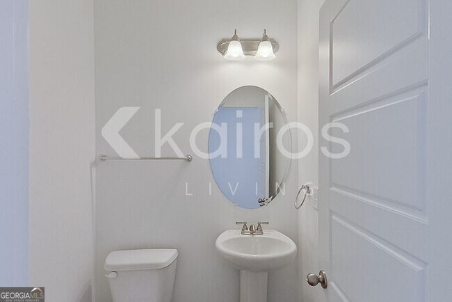 Building Photo - 306 Silver Maple Ln