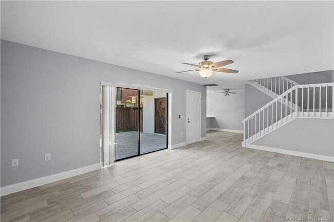 Building Photo - 3579 SW Sunset Trace Cir