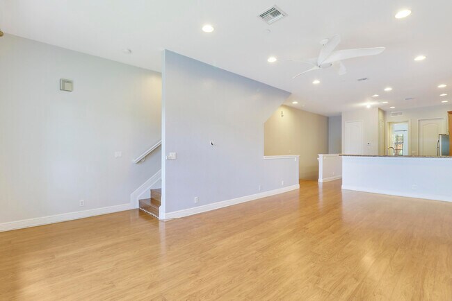 Building Photo - 4581 Artesa Way S