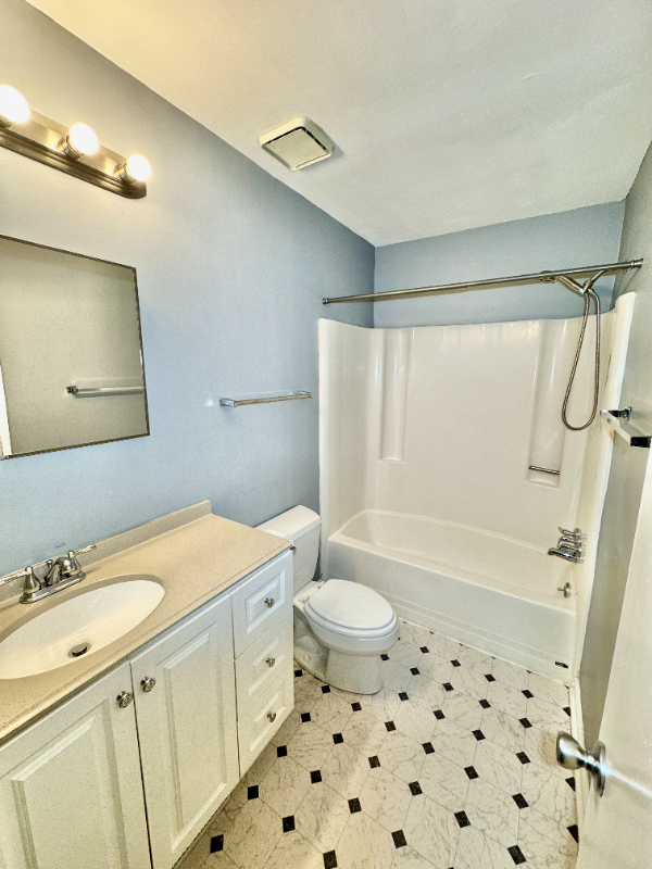 Building Photo - 256 Pine Shadow Dr
