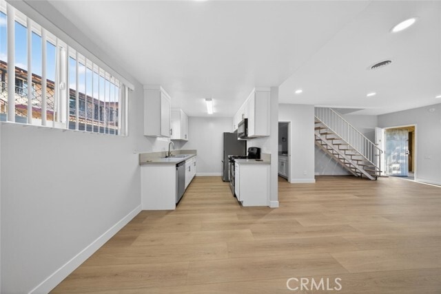 Building Photo - 232 N Verdugo Rd