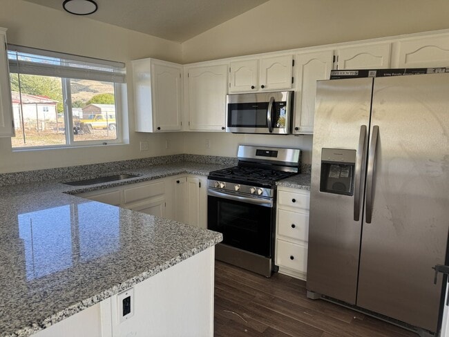 Building Photo - Ranch Rambler in Enoch