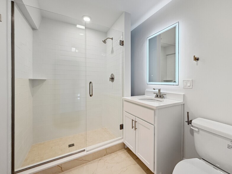 Building Photo - 220 Winthrop St