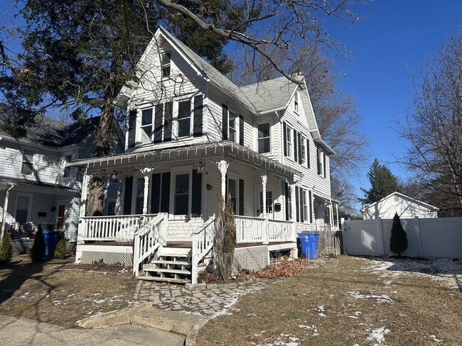 Building Photo - 314 Walnut St