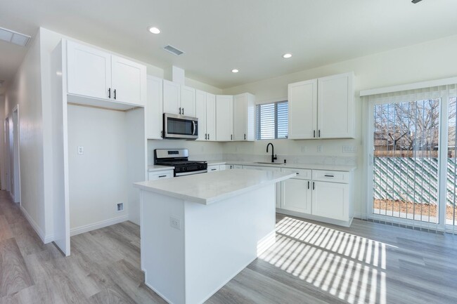 Building Photo - 12693 Amethyst Rd