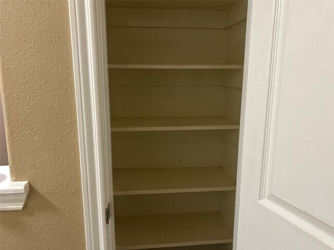 Building Photo - 14430 Fairbuff Ln