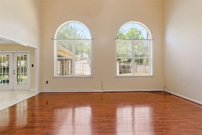 Building Photo - 14 Sandy Pond Ct