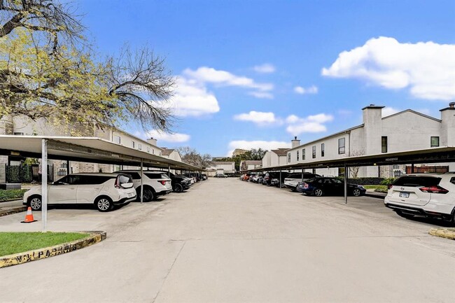 Building Photo - 2425 Augusta Dr