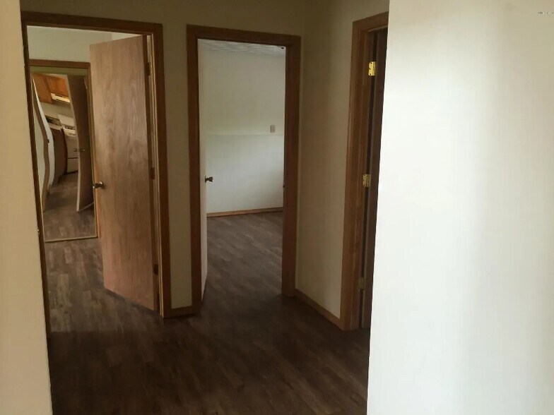 Building Photo - 1209 Jack Pine Dr