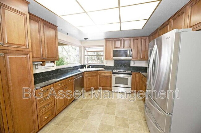 Building Photo - 1830 Weir Dr