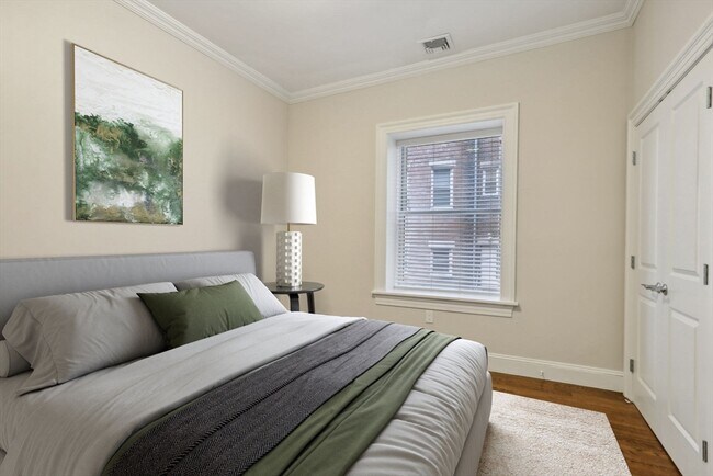 Building Photo - 1471 Beacon St