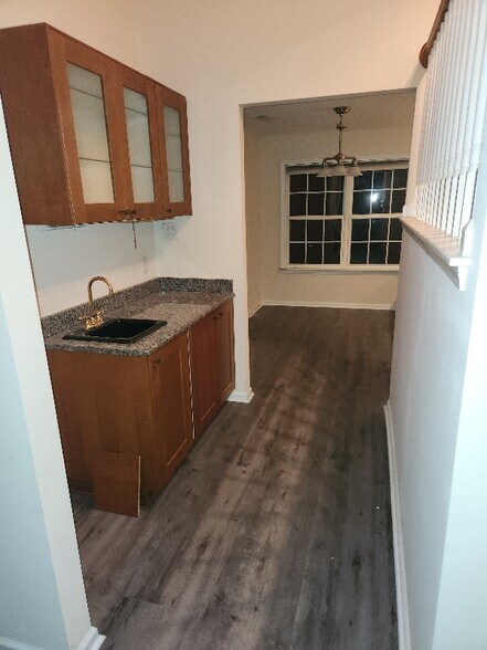 Building Photo - 113 Crosswood Dr