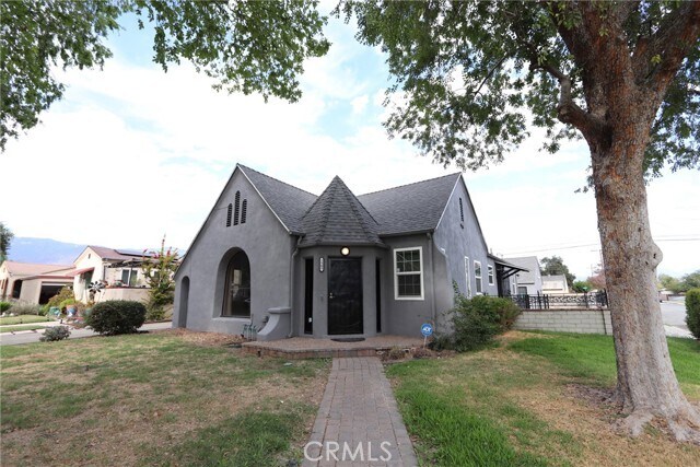 Building Photo - 2905 N Sierra Way