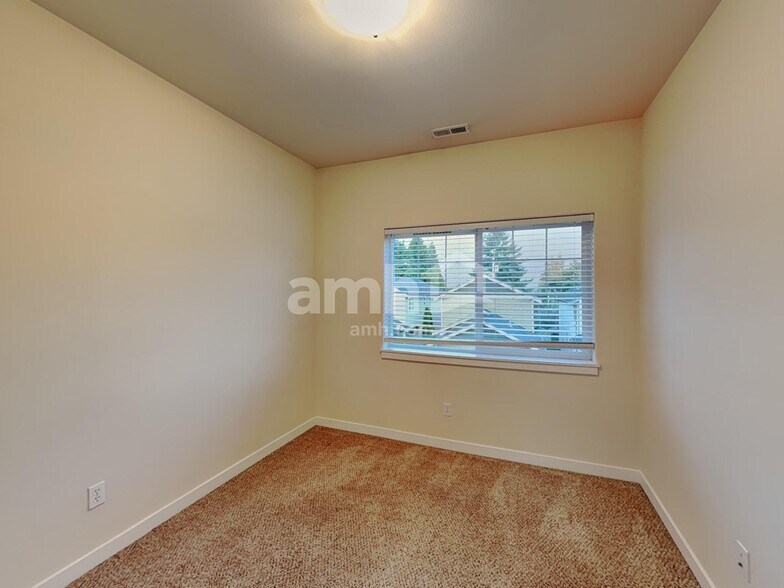 Building Photo - 7341 Rainier Dr