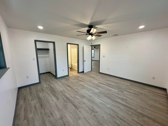 Building Photo - 3410 Cactus