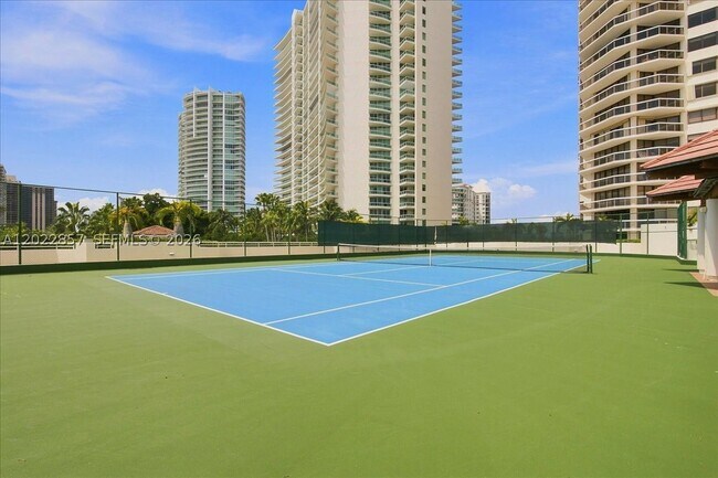 Building Photo - 20185 E Country Club Dr