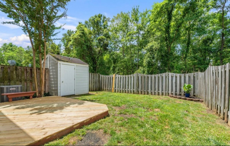 Building Photo - 7136 Strawn Ct