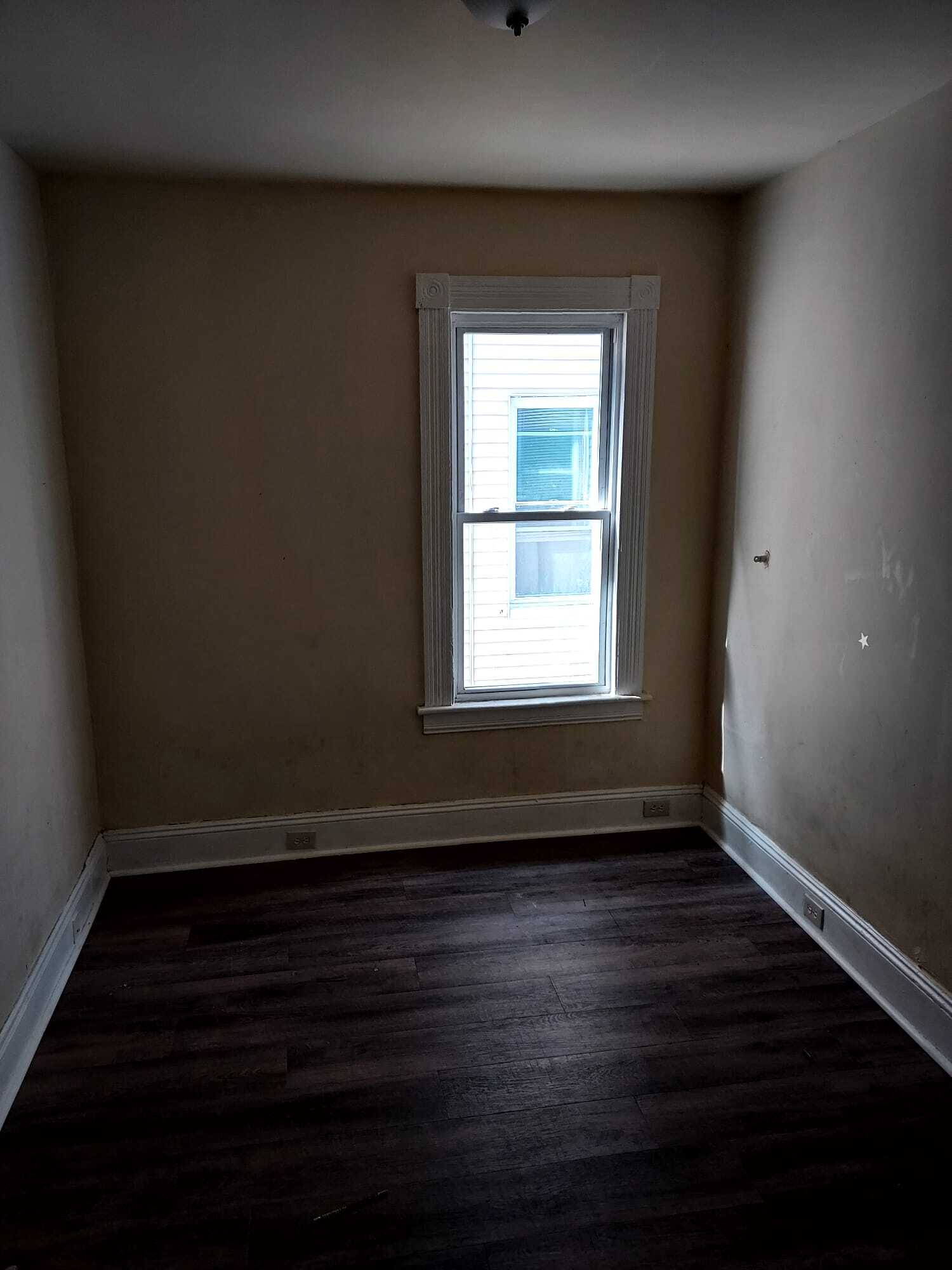 Building Photo - 519 Brooks St