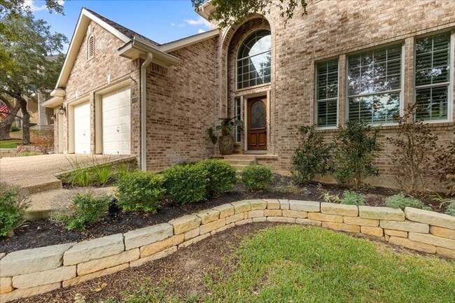 Building Photo - 4 Bedroom 3.5 Bath Heights At Stone Oak Subdivision