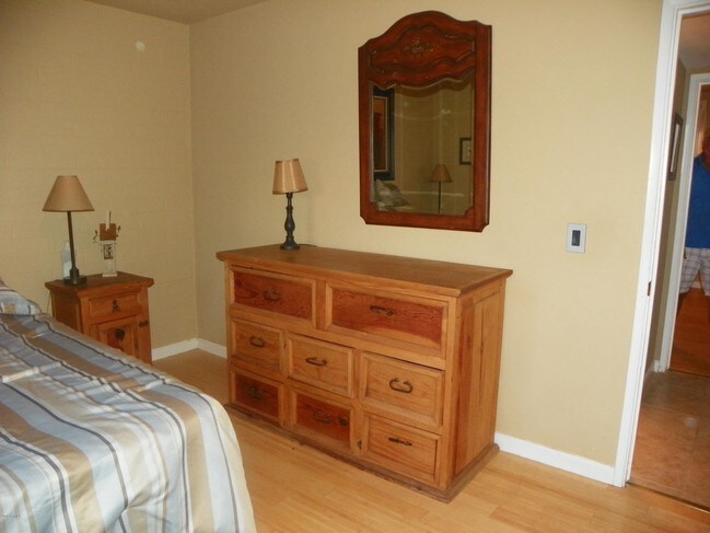 Building Photo - 6815 E 2nd St