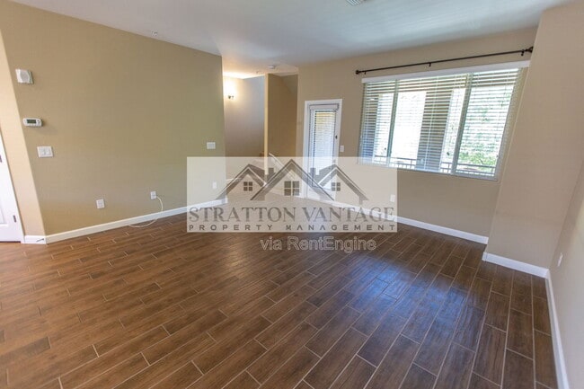 Building Photo - 240 W Juniper Ave