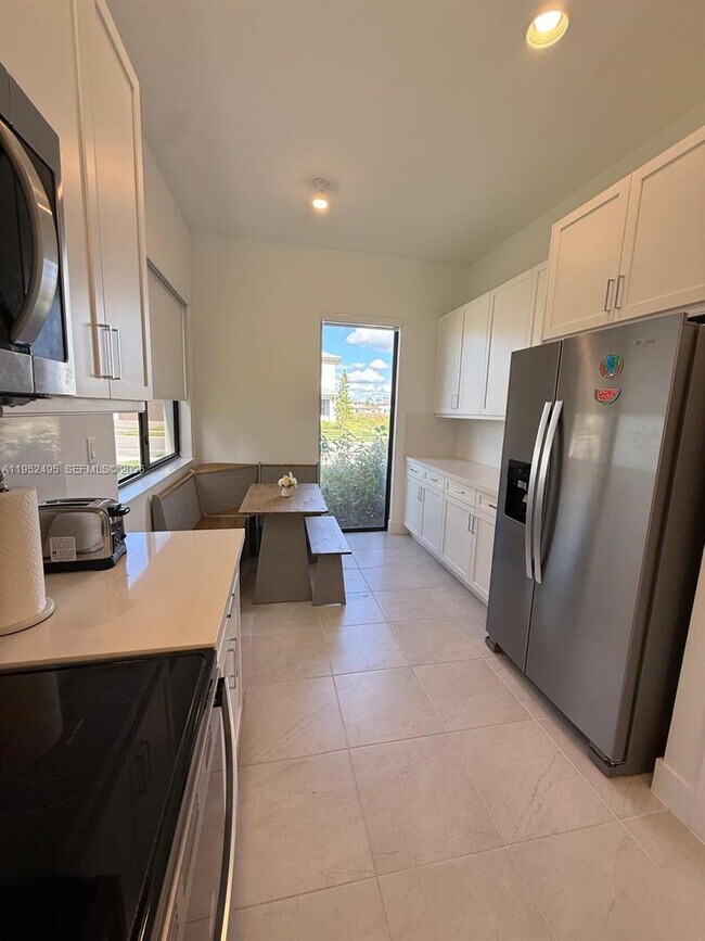 Building Photo - 5816 Agostino Way