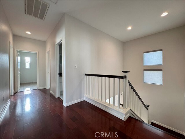 Building Photo - 39 Eaglecreek