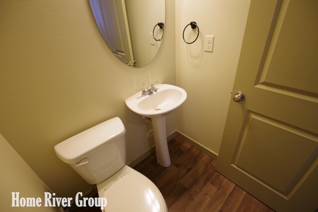 Building Photo - 1465 W Deer Crest St