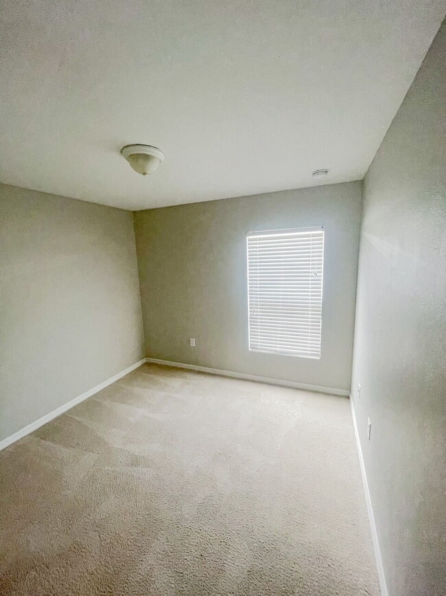 Building Photo - 3872 Shimmering Oaks Dr