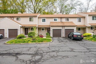 Building Photo - 12 Tulip Ct