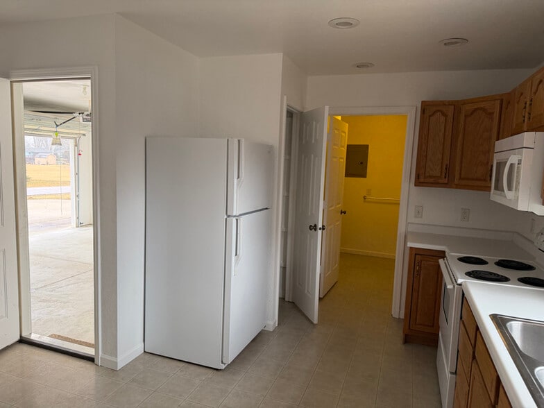 Building Photo - 56 EMS T14 Ln