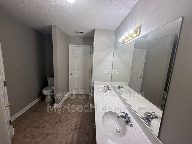 Building Photo - 70 Clear Springs Dr